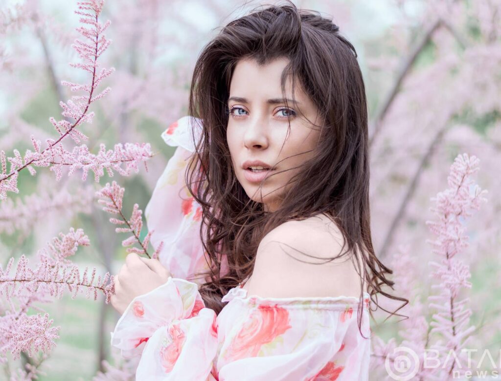 Oil Gains on OPEC Outlook That U.S. Growth Will Slow