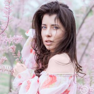 Oil Gains on OPEC Outlook That U.S. Growth Will Slow