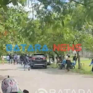 Tawuran antar Pelajar di Stadion Joyokusumo