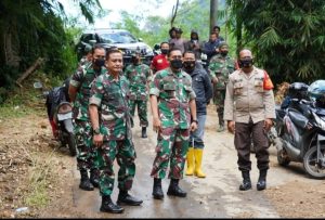 Danrem 071/Wijayakusuma Tinjau Bencana Alam Tanah Longsor di Petungkriyono