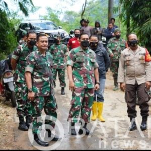 Danrem 071/Wijayakusuma Tinjau Bencana Alam Tanah Longsor di Petungkriyono