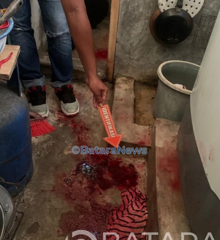 Anggota Polisi ini Mencoba ahiri hidupnya dengan cara memutus urat Nadi