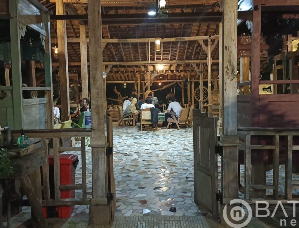 Cafe Rirare Etnicafe Dan Citchen Jadi Rekomendasi Tongkrongan Anak Muda