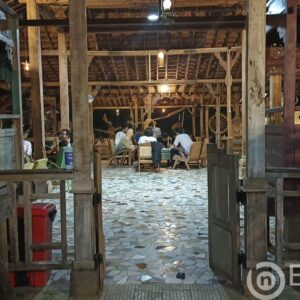 Cafe Rirare Etnicafe Dan Citchen Jadi Rekomendasi Tongkrongan Anak Muda