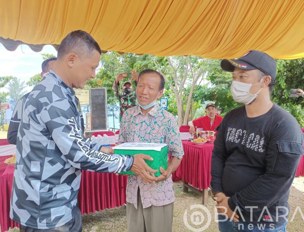 Kodim Blitar Berikan Bantuan Untuk Anak Yatim Dan Bantuan Kitab Alqur’an