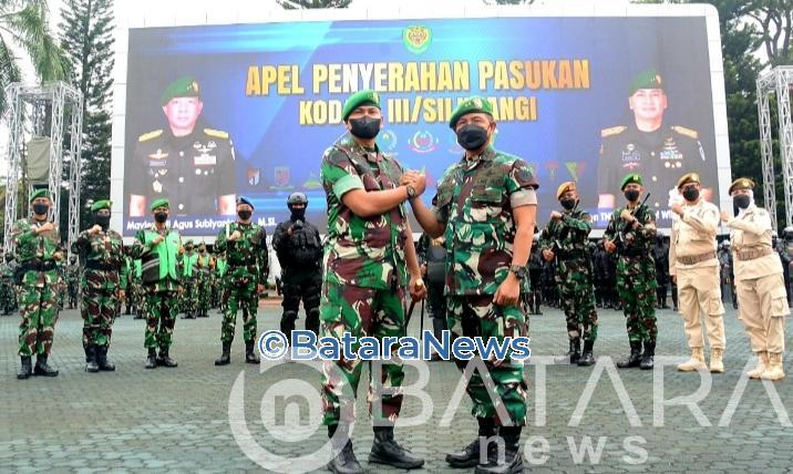 Prajurit Kodam III/Slw Sambut Mayjen TNI Kunto Arief Wibowo Prajurit Kodam III/Slw Sambut Mayjen TNI Kunto Arief Wibowo
