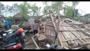 Angin Puting Beliung Robohkan Rumah-rumah Di 3 Desa Wilayah Tayu Kulon