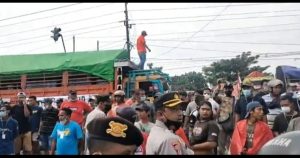 Ratusan Sopir Truk Boikot Jalan Raya Tolak Peraturan ODOL (UU) Nomer 22 Tahun 2009