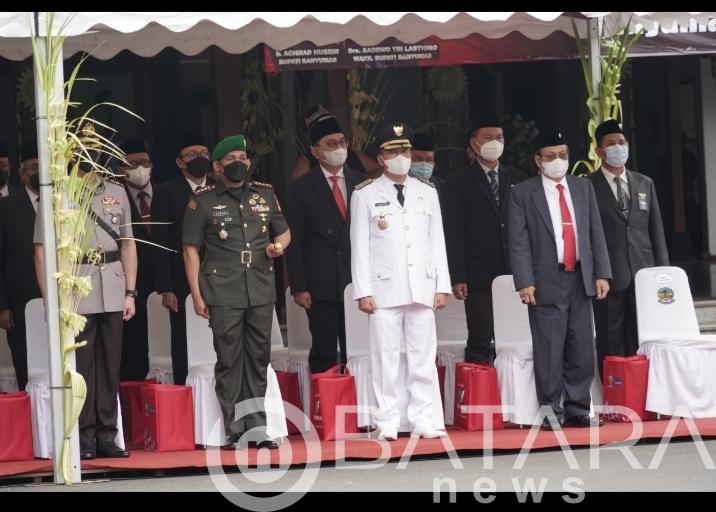 Danrem 071/Wijayakusuma Hadiri Upacara Hari Jadi Ke-451 Kab Banyumas Danrem 071/Wijayakusuma Hadiri Upacara Hari Jadi Ke-451 Kab Banyumas