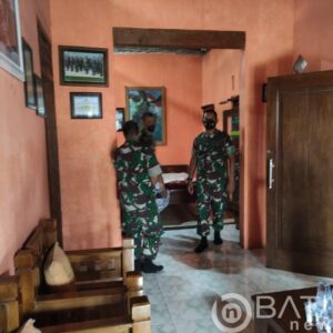 Wujud Perhatian Dan Kepedulian, Dandim 0808/Blitar Menjenguk Anak Anggota Yang Sakit