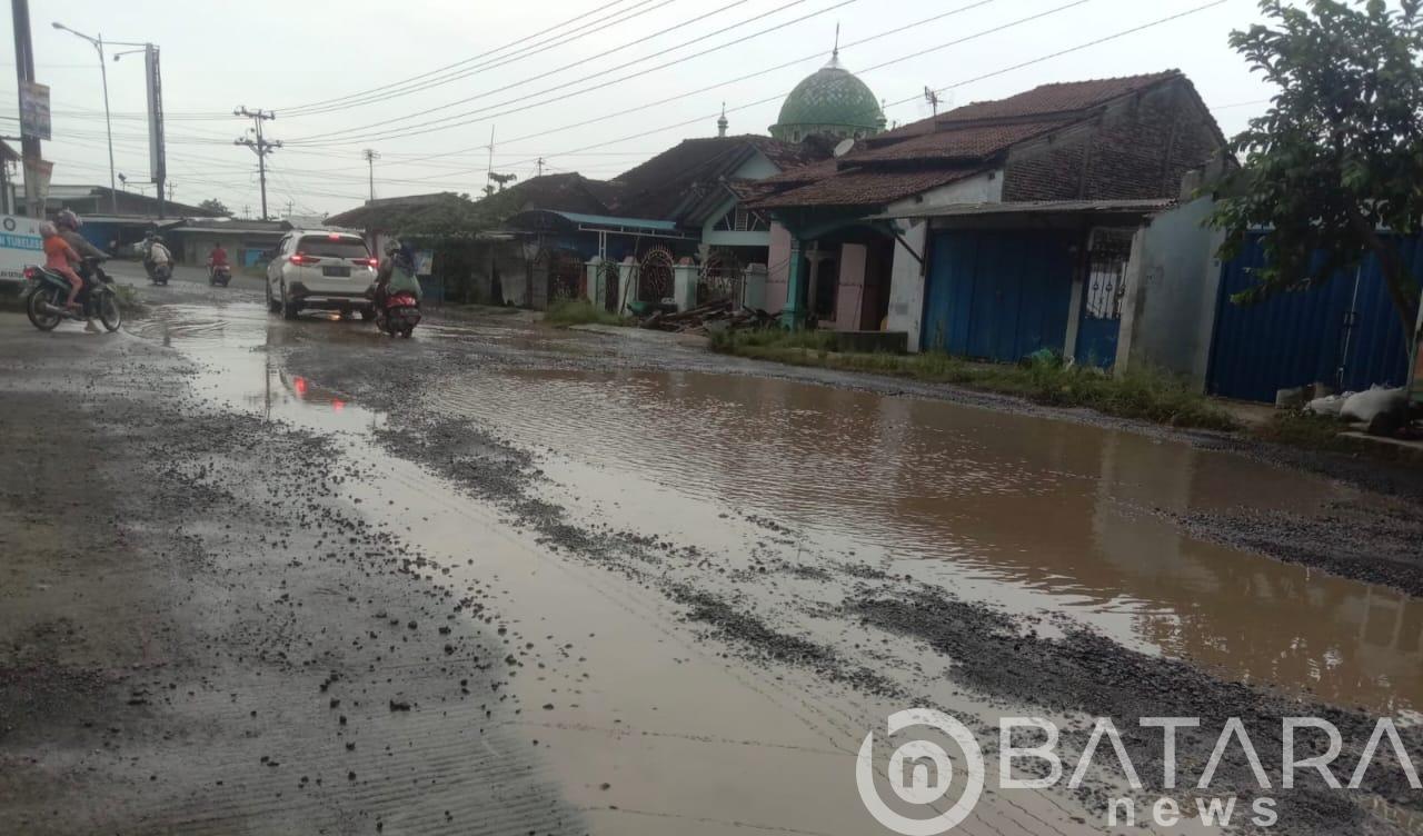 Banyaknya Kerusakan Jalan Yang Parah Di Wilayah Pati Masih Belum Tersentuh Perbaikan Banyaknya Kerusakan Jalan Yang Parah Di Wilayah Pati Masih Belum Tersentuh Perbaikan