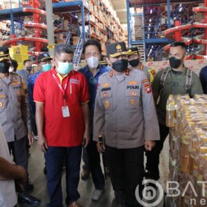 Pastikan Stok Minyak Goreng Aman, Kapolda Kalbar Sidak Gudang Distributor