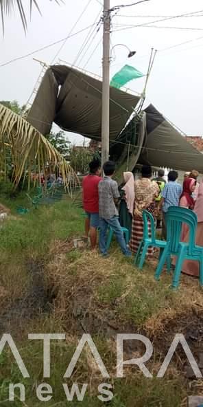 Di Terpa Angin Tenda Pengajian Haul Mbah Demang Sali Tayu Ambruk Di Terpa Angin Tenda Pengajian Haul Mbah Demang Sali Tayu Ambruk