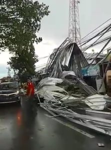 Angin Puting Beliung Robohkan Rumah Dan Toko Di Seleko Jakenan