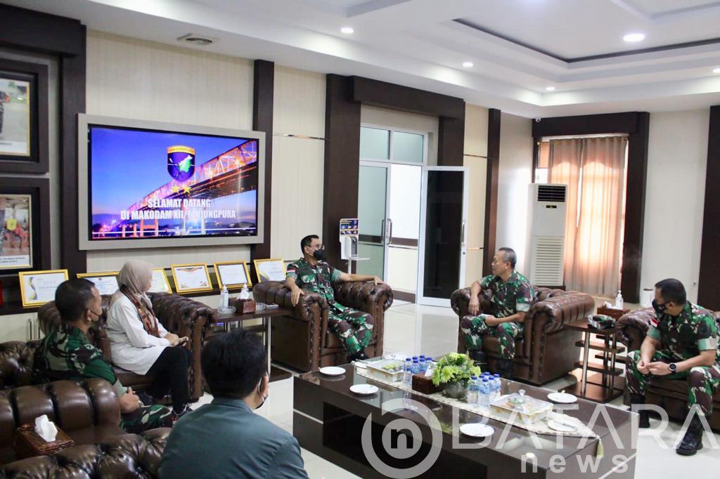 Pantau Program Food Estate, Pangdam XII/Tpr Audiensi Dengan Tim Itjenad dan Itjen Kementan Pantau Program Food Estate, Pangdam XII/Tpr Audiensi Dengan Tim Itjenad dan Itjen Kementan