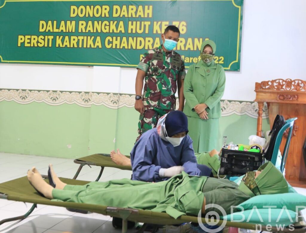 Sambut HUT Persit Ke 76, Persit KCK Cabang XXII Kodim 0808/Blitar Gelar Donor Darah