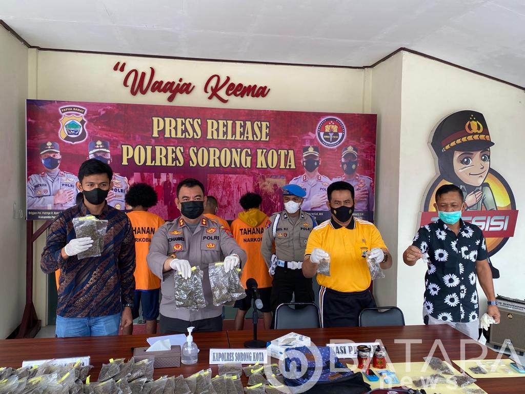 Tidak ada Ampun, 2,71 Kg ganja dan 5 Gram sabu sabu berhasil di Tangkap Tidak ada Ampun, 2,71 Kg ganja dan 5 Gram sabu sabu berhasil di Tangkap