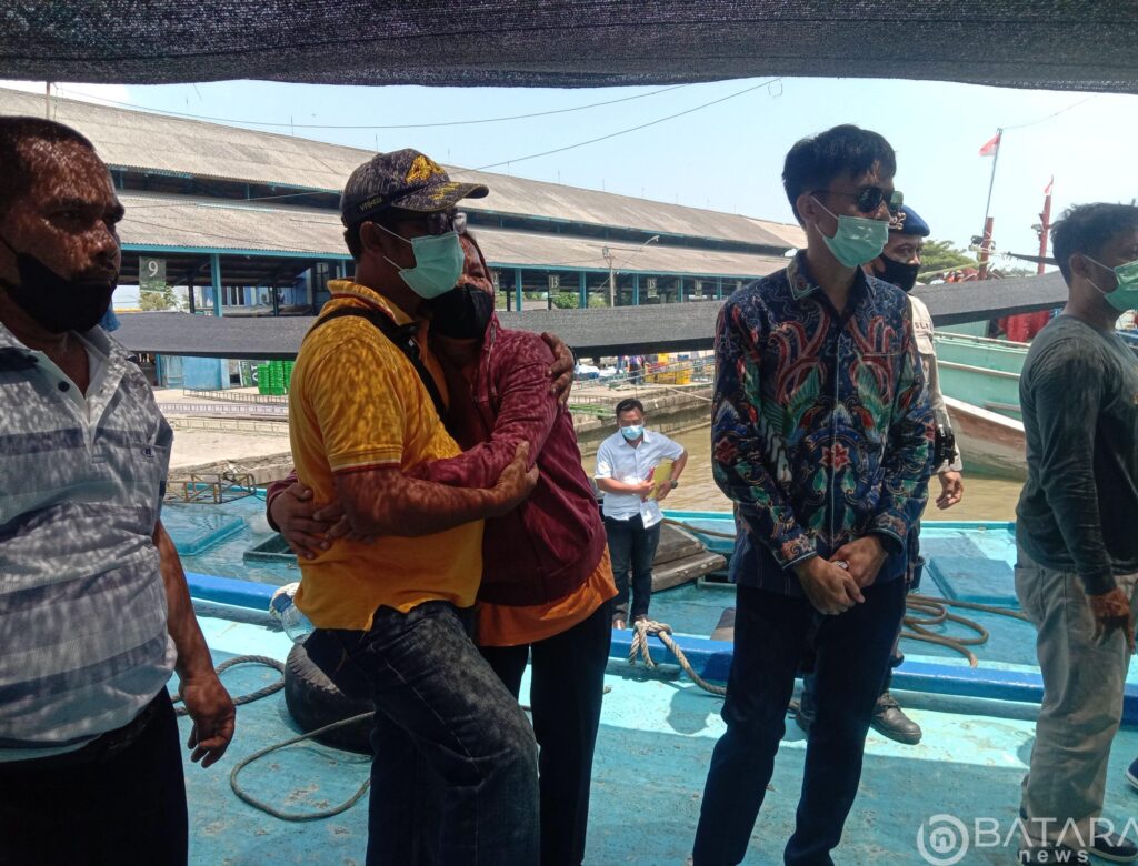 Kapal Dari Juana Yang Membawa 10 Siswa PKL, 1 Siswa Terjatuh Di Laut Hilang Dan Belum Di Temukan