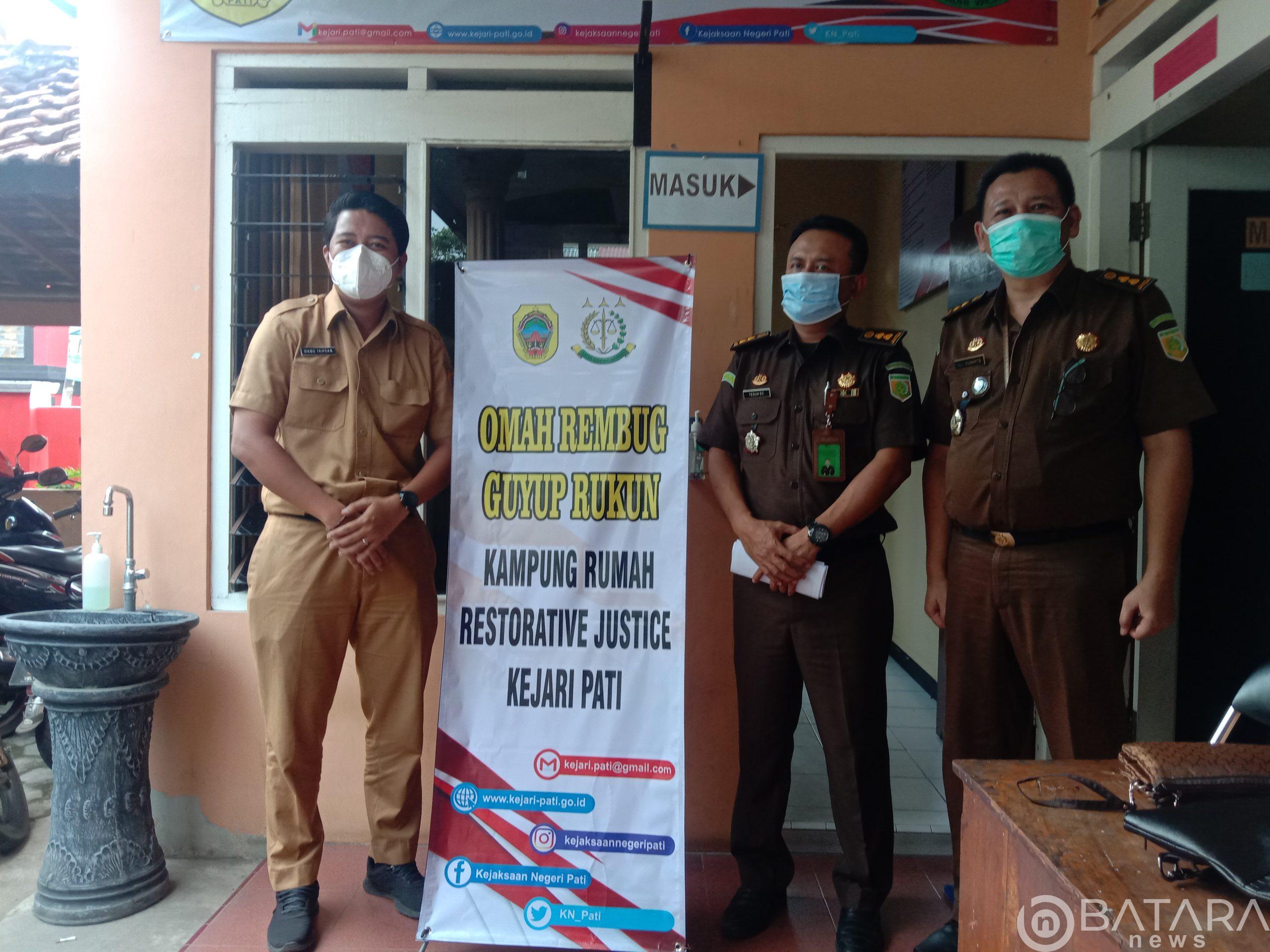 Kejaksaan Negeri Pati Sosialisasikan Restoratif Justice Pertama Kalinya di Desa Panjunan Kejaksaan Negeri Pati Sosialisasikan Restoratif Justice Pertama Kalinya di Desa Panjunan