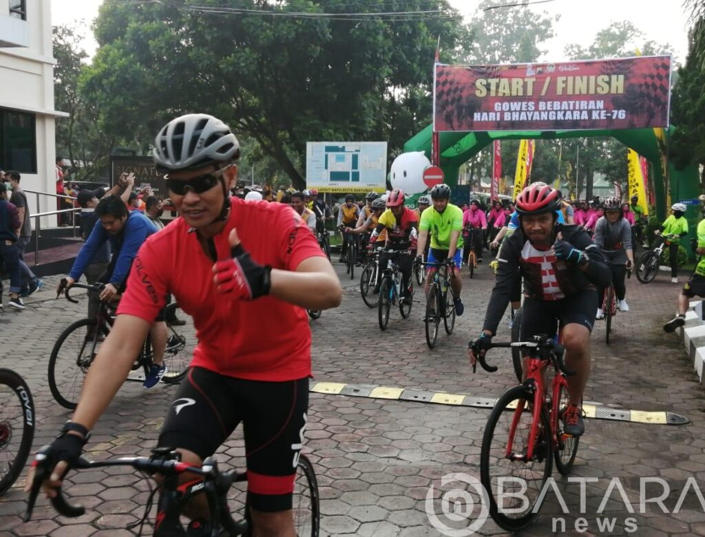 Gowes Bebatiran Hari Bhayangkara Ke-76 Perkokoh Sinergitas dan Soliditas TNI-Polri Banyumas