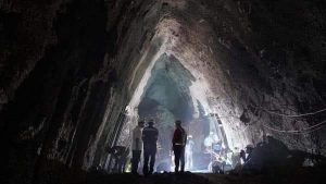 13 Terowongan Proyek Kereta Cepat Jakarta-Bandung Berhasil Ditembus‼️