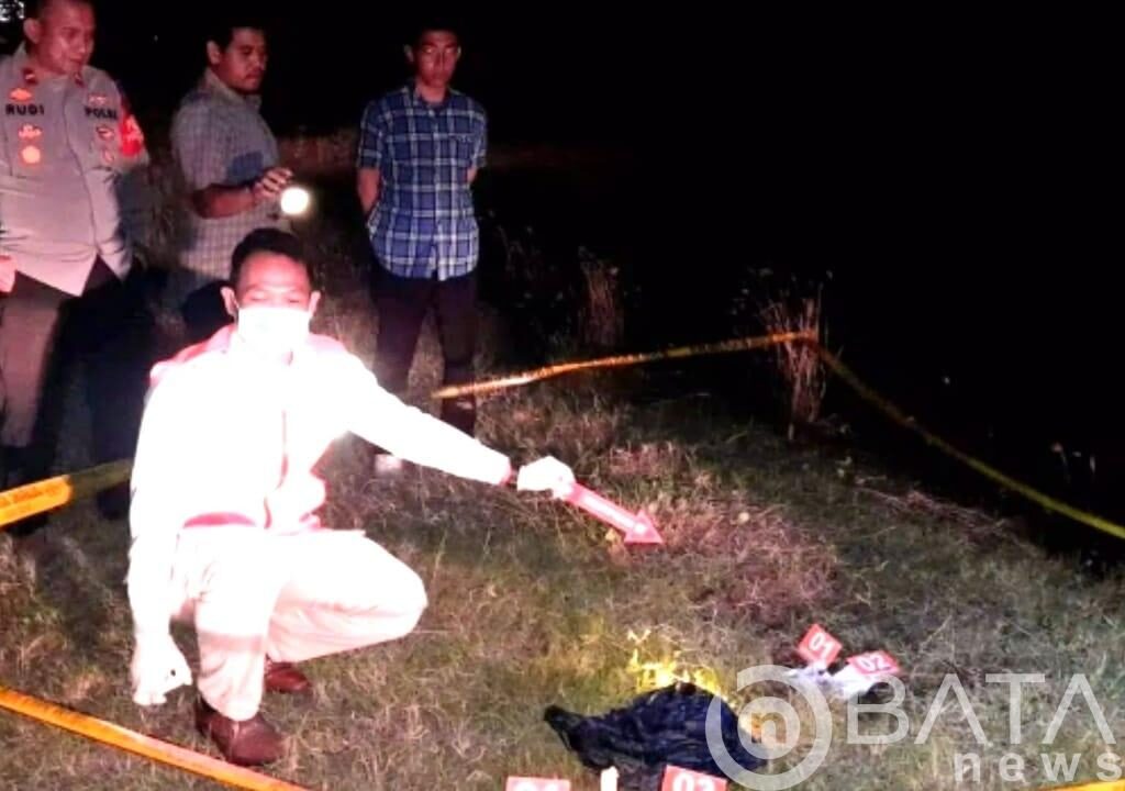 Miriiss !! Pasangan Pelajar Diduga Kubur Bayi Yang Baru Lahir Diburu Polisi