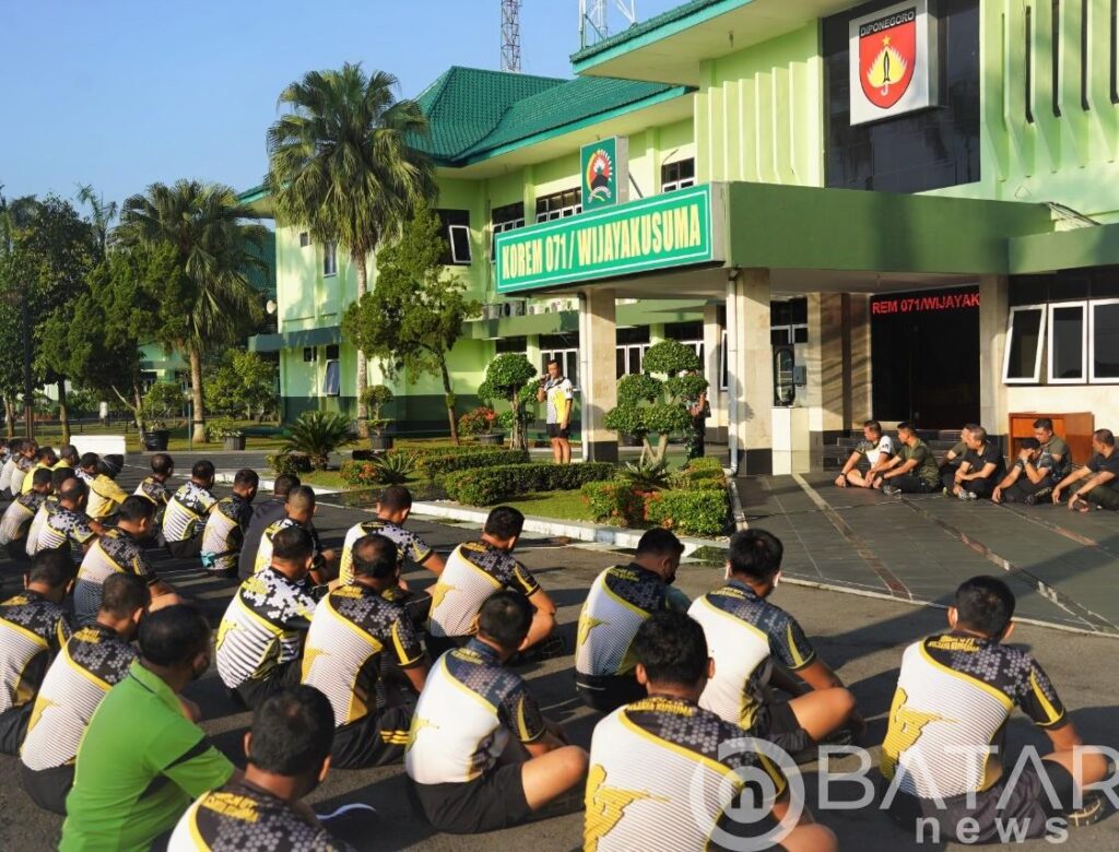 Danrem 071/Wijayakusuma Olahraga Bareng Jalin Soliditas dan Kebersamaan