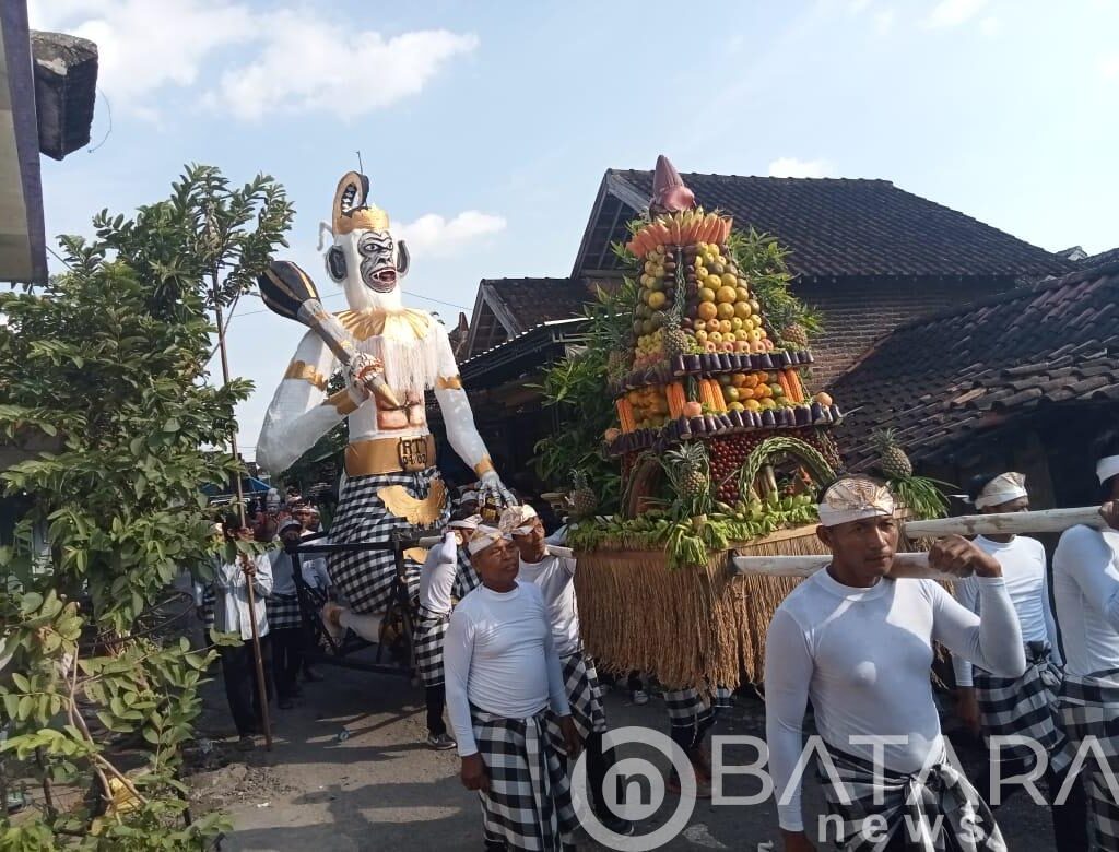 Sedekah Bumi Di desa Kaliombo Kembali Meriah Gelar Kirab Budaya Pentas Seni Ketoprak Dan karnaval