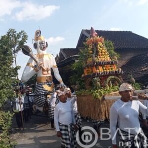 Sedekah Bumi Di desa Kaliombo Kembali Meriah Gelar Kirab Budaya Pentas Seni Ketoprak Dan karnaval