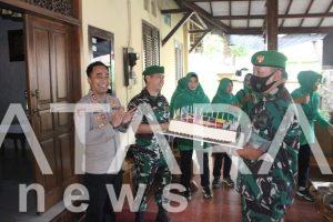 Hari Bhayangkara Ke-76, Kapolres Rembang Dapat Surprise Dandim 0720/Rembang