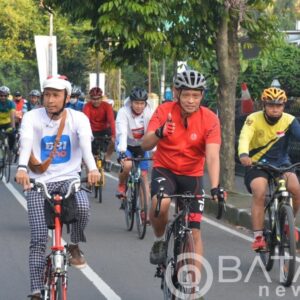 Sinergi Korem 071/Wijayakusuma Bersama BRI Purwokerto Gowes Jaga Kebersamaan dan Kesehatan