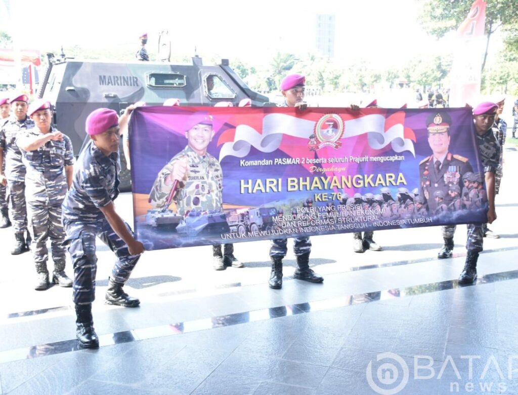 Datangi Mapolda Jatim Prajurit Pasmar 2 Persembahkan Haka Haka