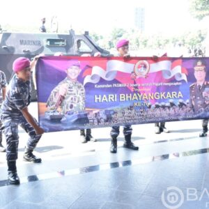 Datangi Mapolda Jatim Prajurit Pasmar 2 Persembahkan Haka Haka