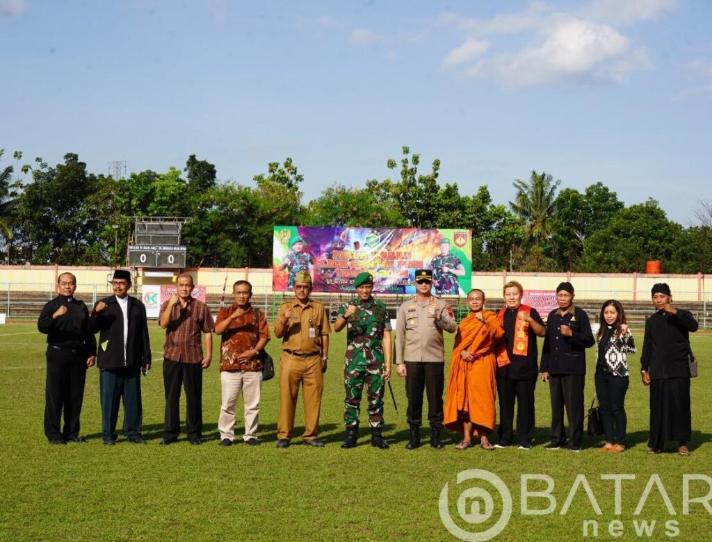 Liga Santri Piala Kasad Tingkat Korem 071/Wijayakusuma, Danrem Tendang Bola Pertama