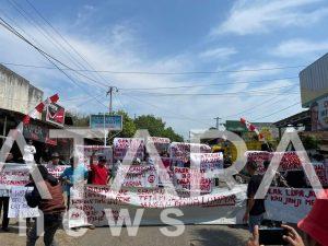 Bertepatan HUT RI Ke- 77, Warga Desa Puncel Demo, Sentil Pemkab Pati