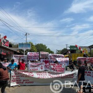 Bertepatan HUT RI Ke- 77, Warga Desa Puncel Demo, Sentil Pemkab Pati