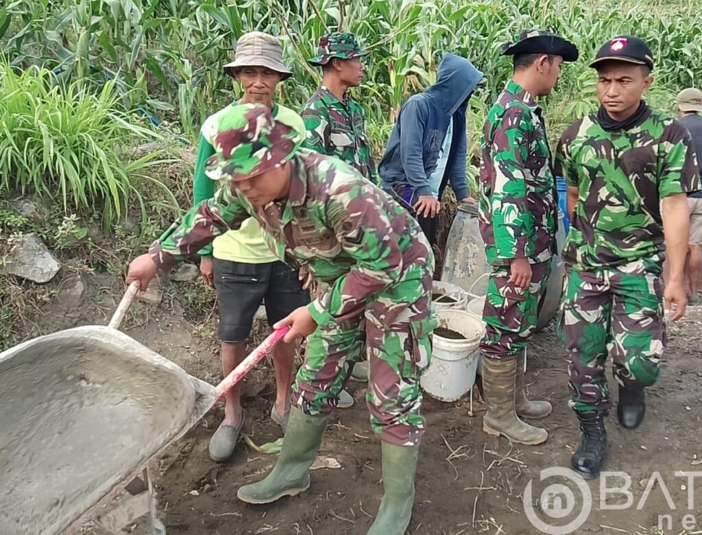 Angkong dan Pasir Sahabat di Lokasi TMMD Kodim Rembang