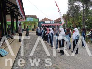 Siapkan Mental Fisik, Babinsa Koramil Kaliori Latih PBB Pada Paskibraka