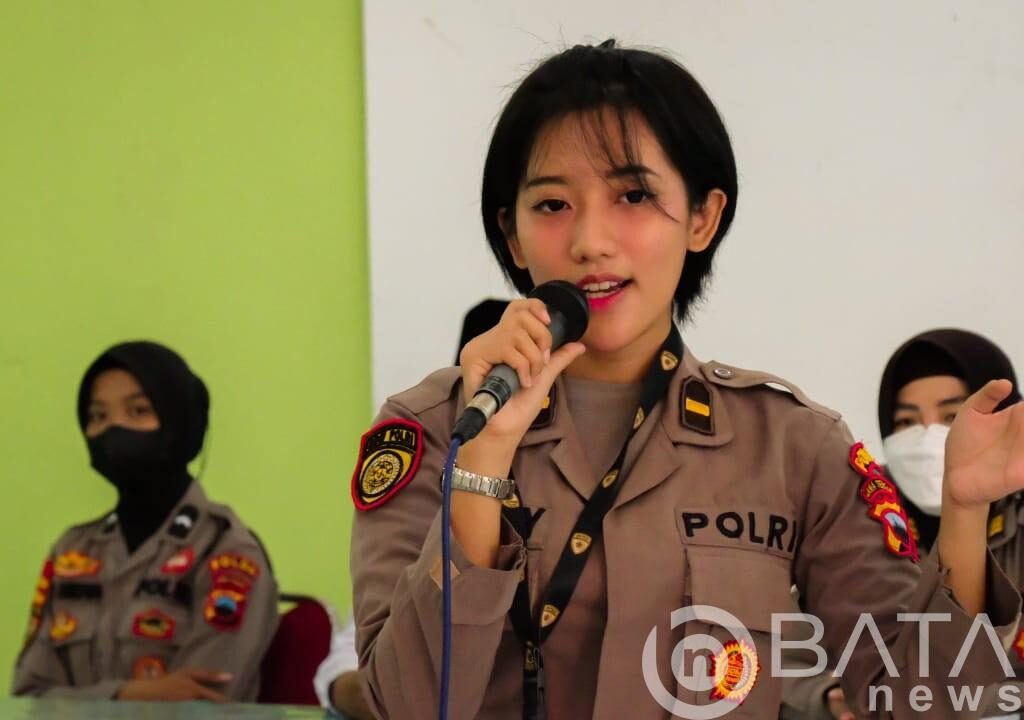 Kunjungi Lima Sekolah Menengah di Semarang, Polwan Cantik Jateng Ajak Siswa Bijak Bermedia Sosial