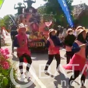 Antusiasme RT 08 Warga Desa Ketanggi Ikuti Kemeriahan Karnaval HUT Kemerdekaan RI ke 77