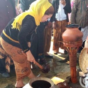 Nguri- uri Tradisi Budaya Jawa, Warga Desa Kumendung Gelar Napak Tilas Tirta Aji Desa Kumendung.