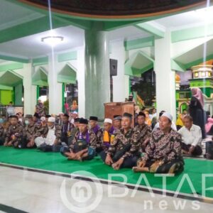 H.Abdul Hafidz Ibadah Umroh, Wabup Hanis Jadi PLH Bupati Rembang