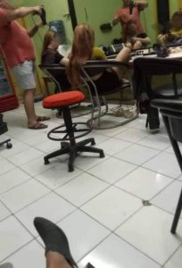 Garis Segel Polis line Bukti Segel Tempat Hiburan Karaoke KOPLAK di Jebol