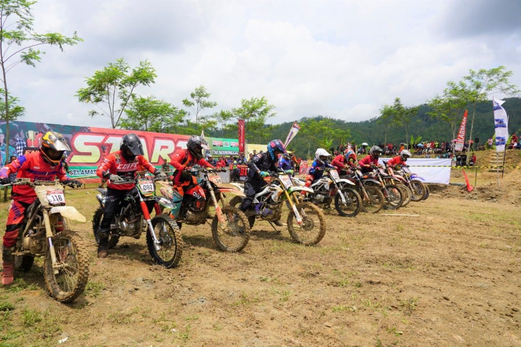 Danrem 071/Wijayakusuma Buka Enduro Race Piala Danrem 071 Cup