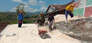 Kehadiran Babinsa, Jalan Pertanian Labuhan Kidul Menjadi Layak