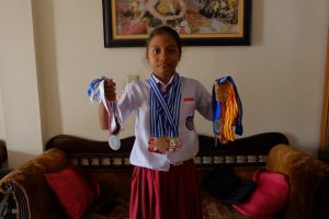 Gadis Kecil Asal Pati Ini Raih 17 Medali Kejuaraan Renang, Tak Sia-sia Sang Kakek Perjuangkanya