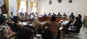 Ketua Komisi D DPRD Pati, Wisnu Wijayanto memarahi Camat Dukuhseti
