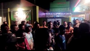 Tempat Karaoke KOPLAK DUA BIDADARA di Gruduk Ratusan warga Untuk Tutup