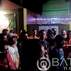Tempat Karaoke KOPLAK DUA BIDADARA di Gruduk Ratusan warga Untuk Tutup