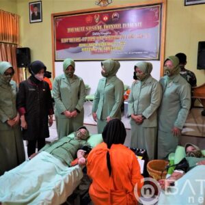 Jelang HUT TNI Ke-77, Persit KCK Koorcab Rem 071 PD IV/Diponegoro Mengayuh Bagyo Donorkan Darah